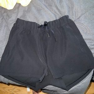 Lululemon On the Fly Shorts 2.5in woven